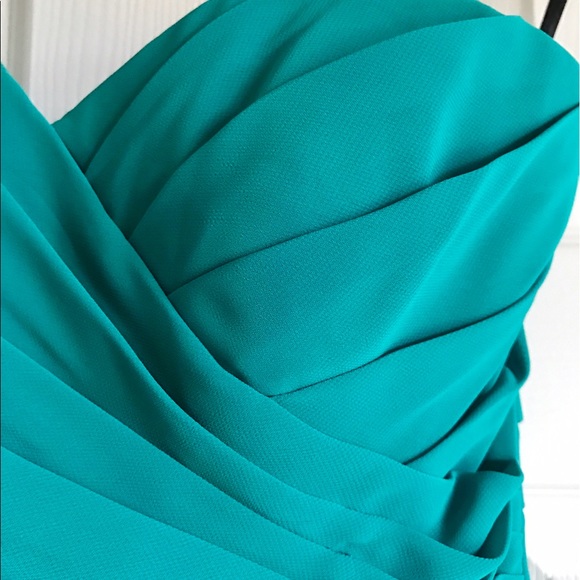 Green one shoulder ruched bridesmaid dress - Picture 4 of 5