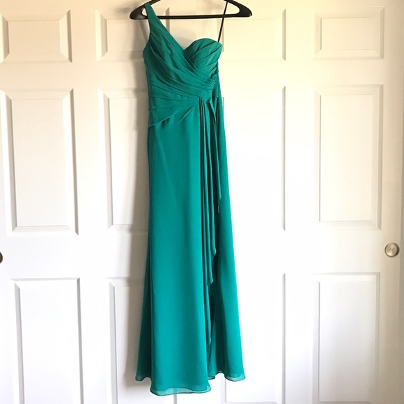 Green one shoulder ruched bridesmaid dress - Picture 3 of 5