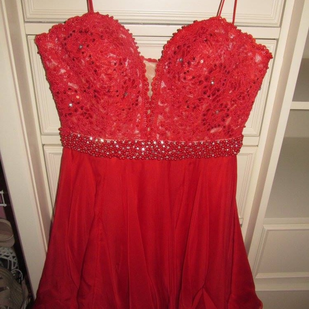 red sherri hill cocktail dress