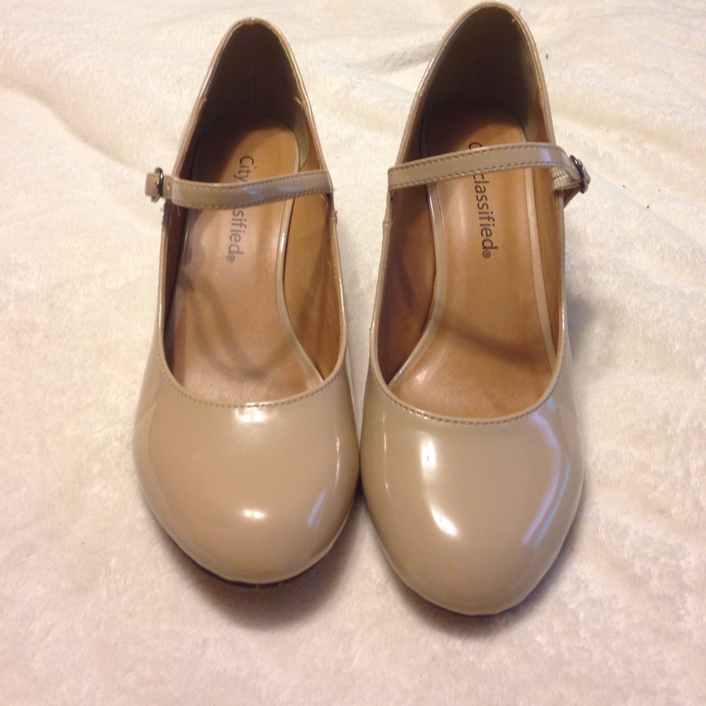 Nude kitten heel with ankle strap