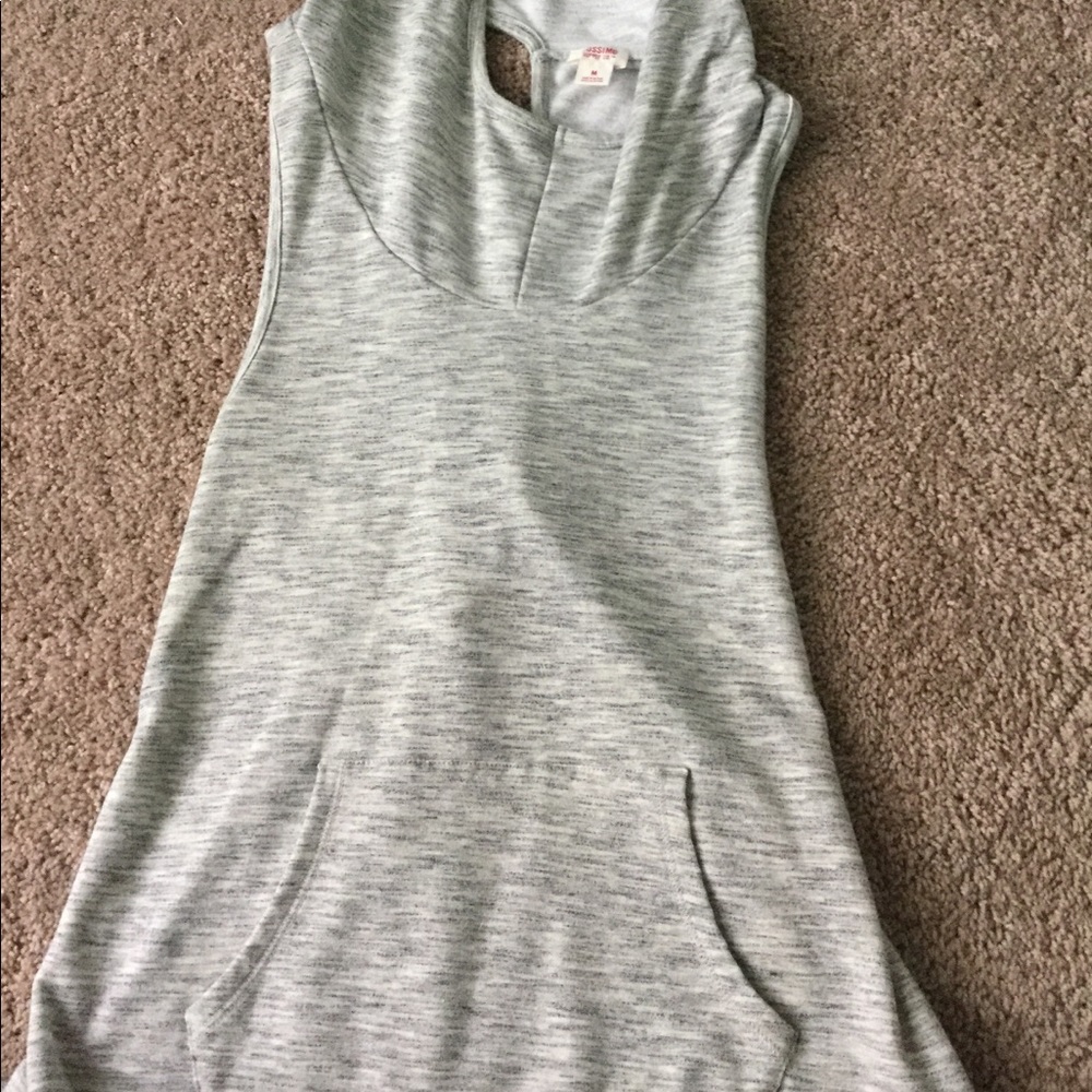 ❌SOLD❌Sleeveless hoodie thing!
