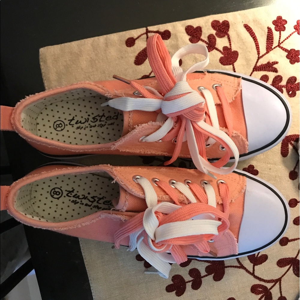 Twisted Brand shoes size 8