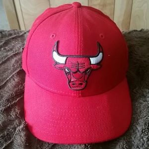 Men's basketball hat fitted