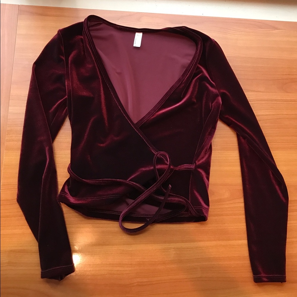 Red velvet half top