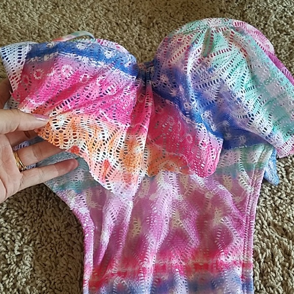 Bathing suit - Picture 3 of 3