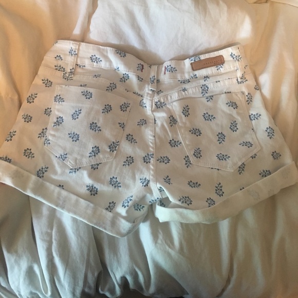 Never worn Sanctuary Denim Jean shorts - Picture 2 of 2