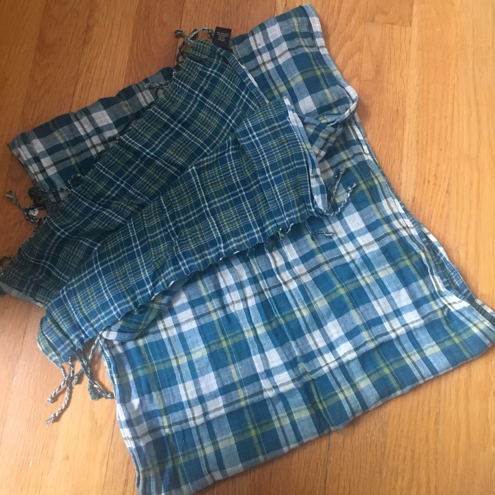 FREE with purchase ❗️Maurice's plaid scarf