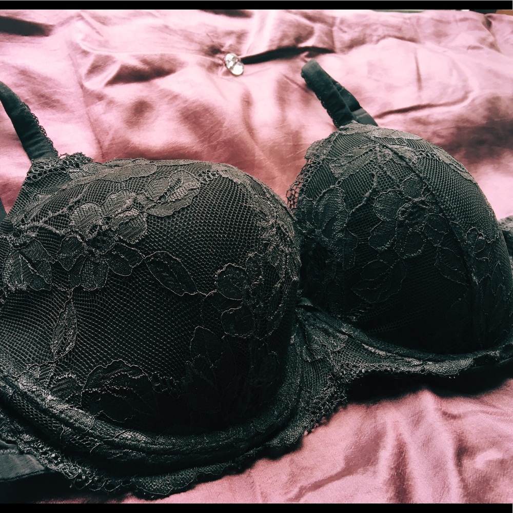 Victoria's Secret Bra {used}