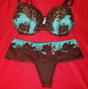 New Victoria's Secret Bra And Panties Set