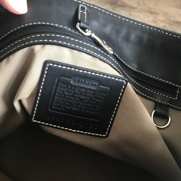 Classic Medium Coach Tote - Picture 5 of 6