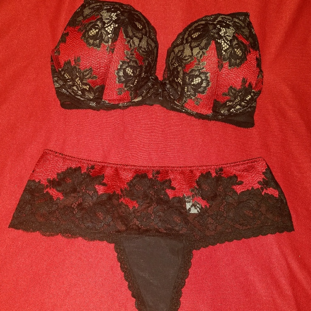 New Victoria's Secret Bra And Panties Set