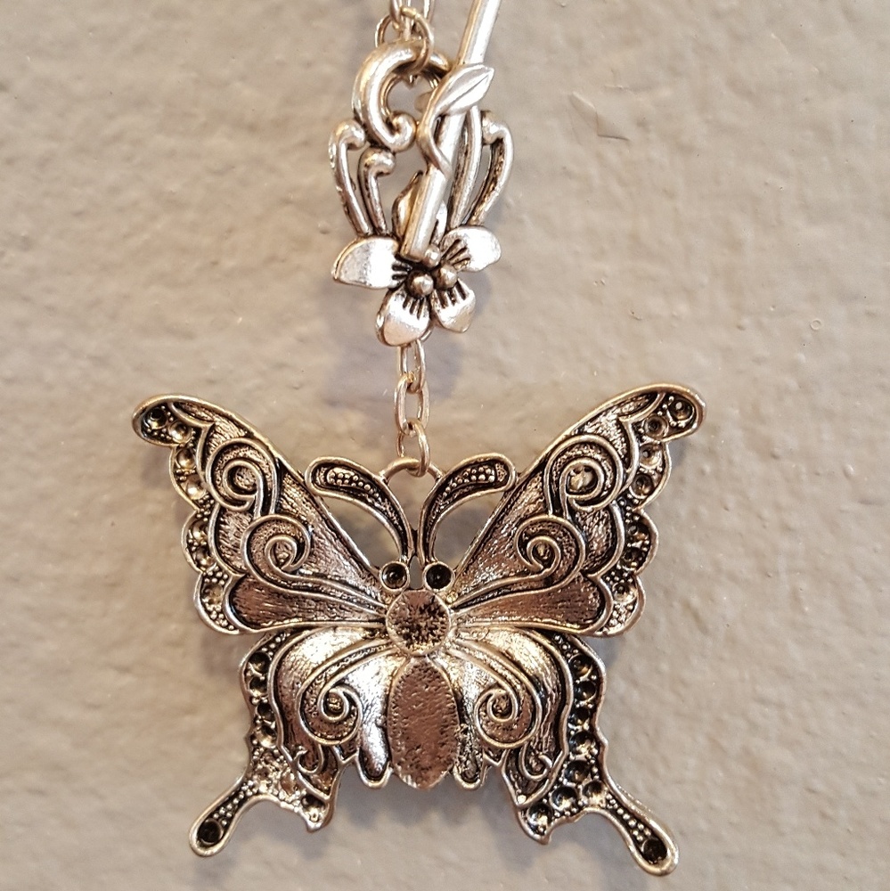 Buttfly Necklace