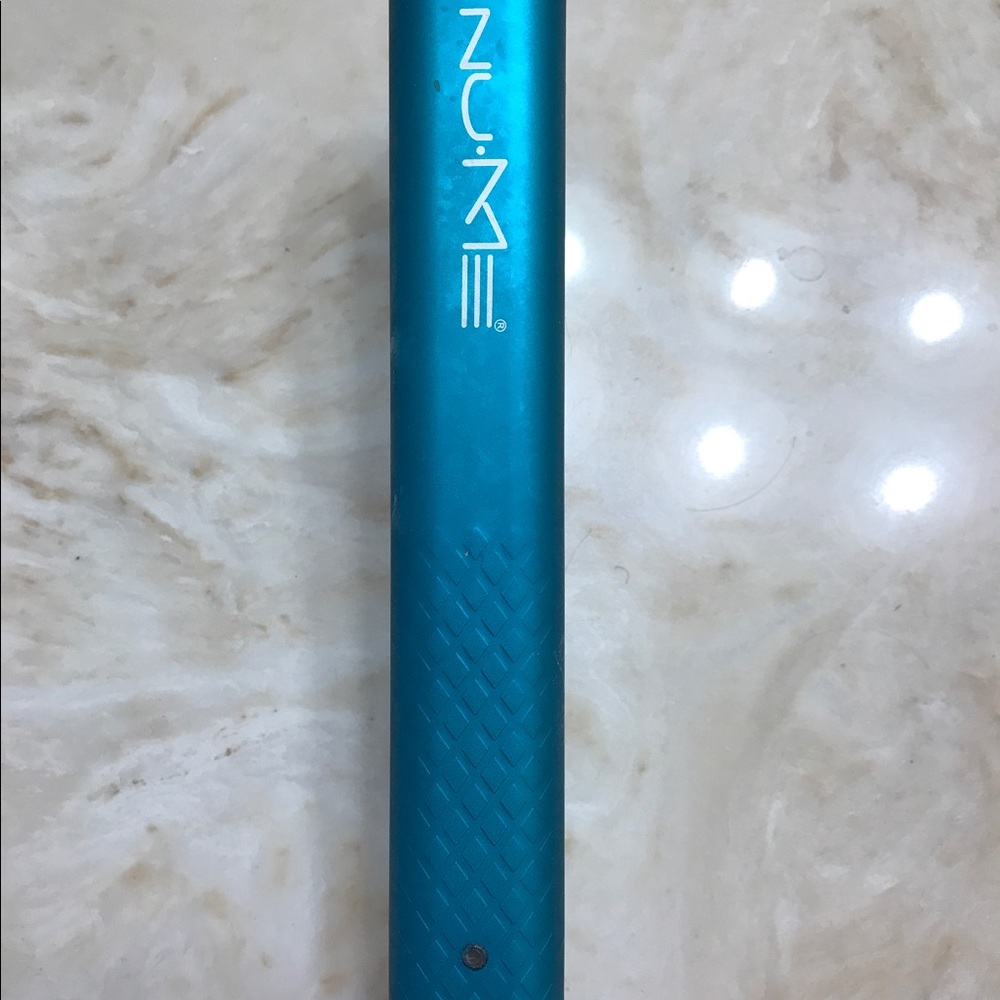 NuMe Straightener