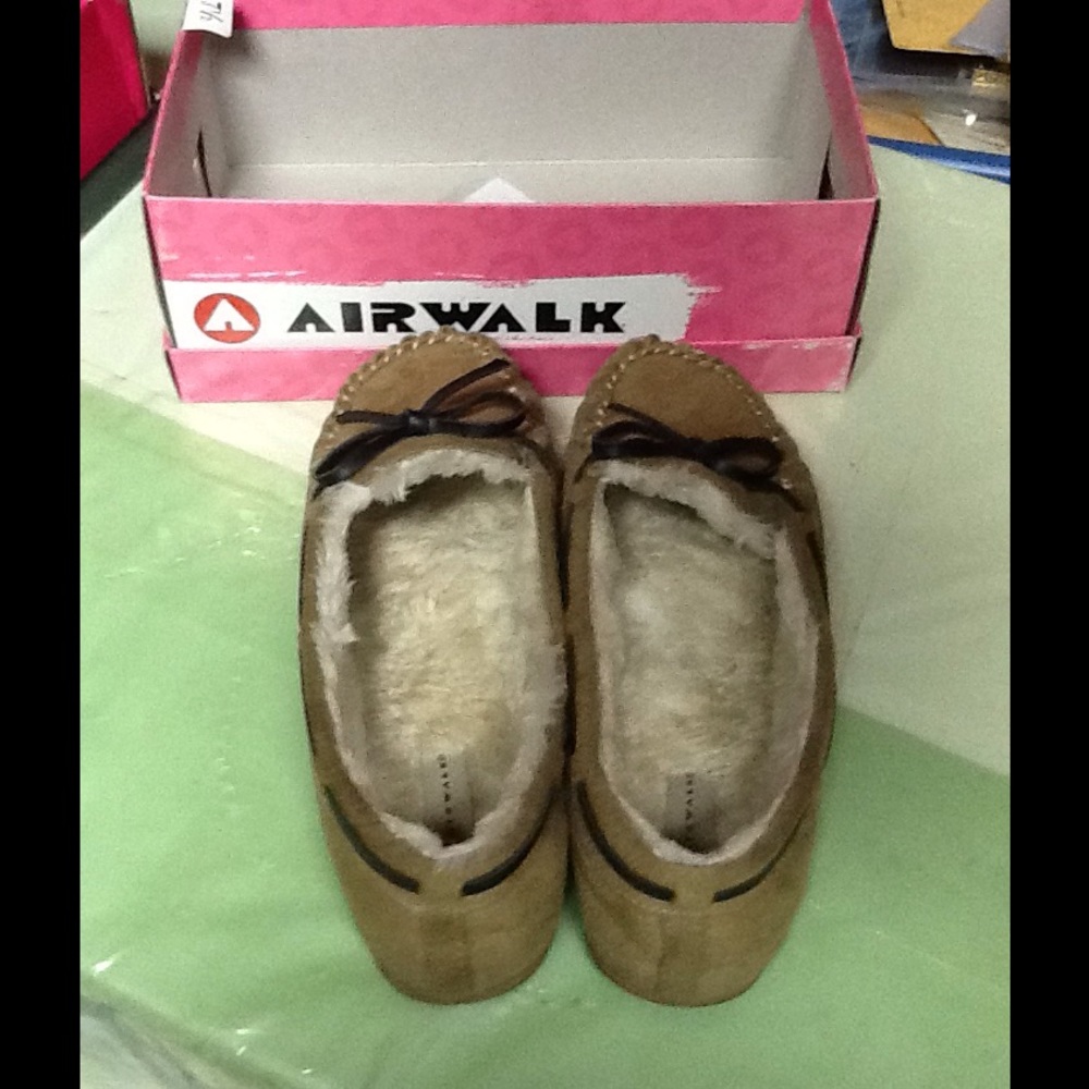 Moccasins women's