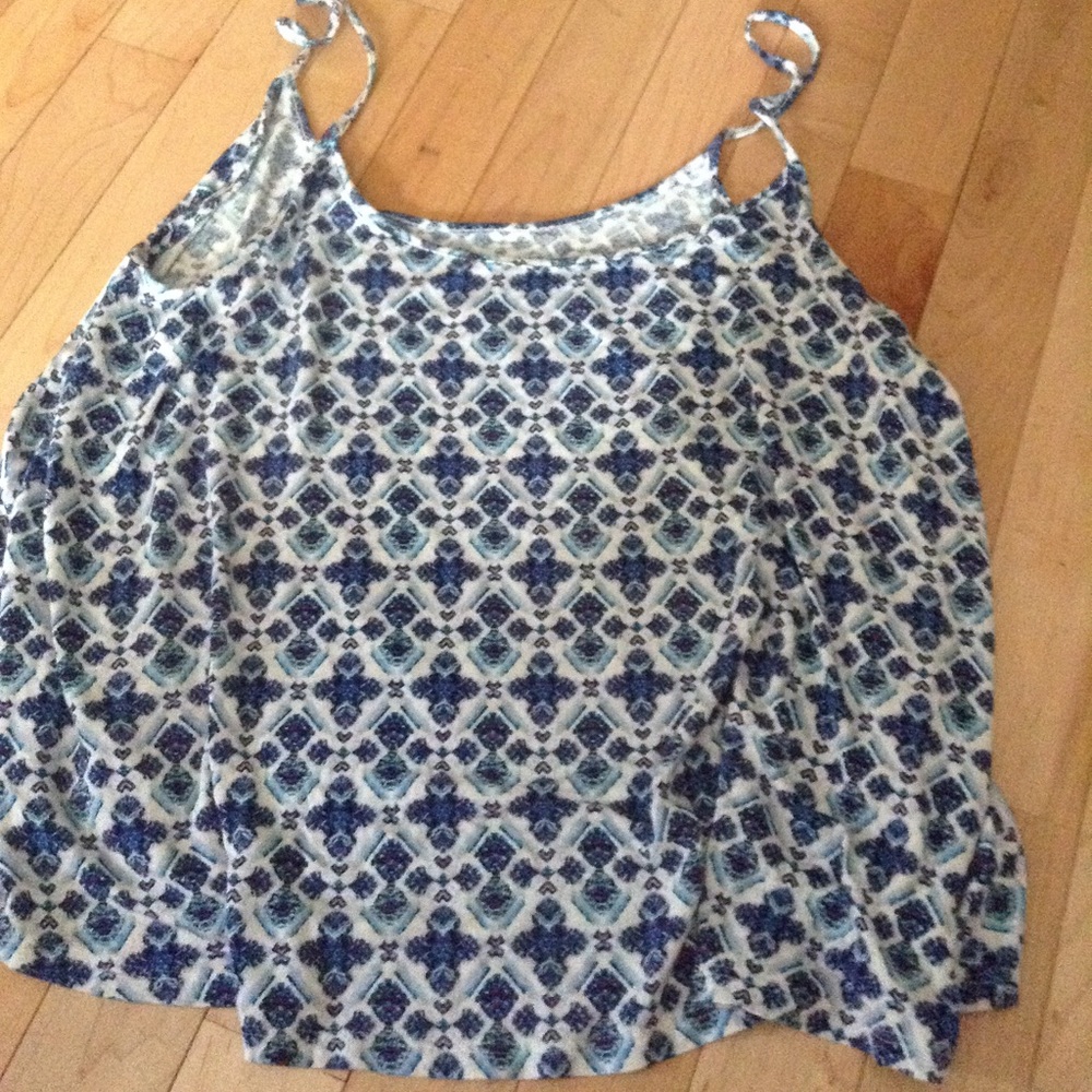 Flowy blue pattern tank