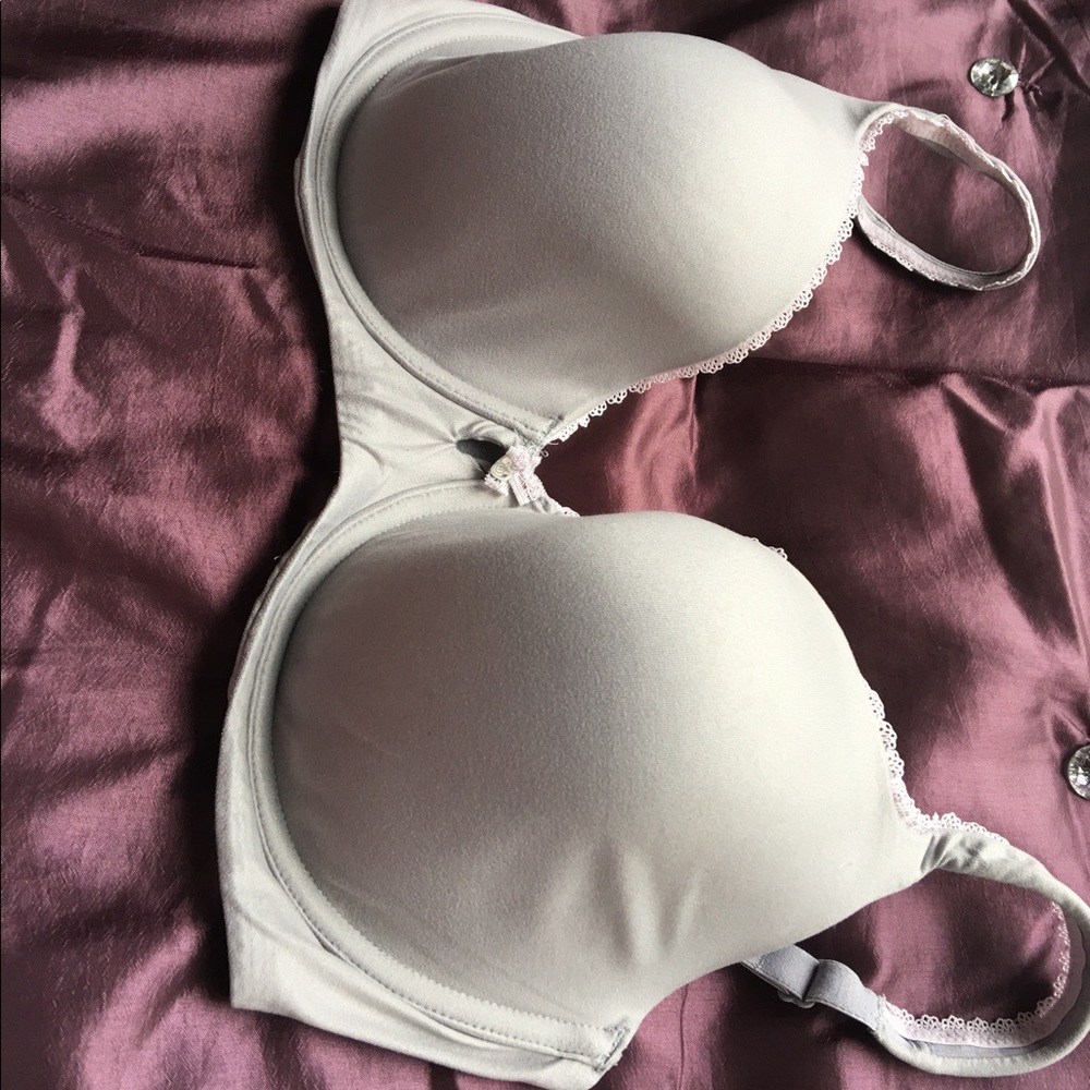 Victoria's Secret Bra {used}