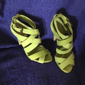 Reposhing lime strappy sandal