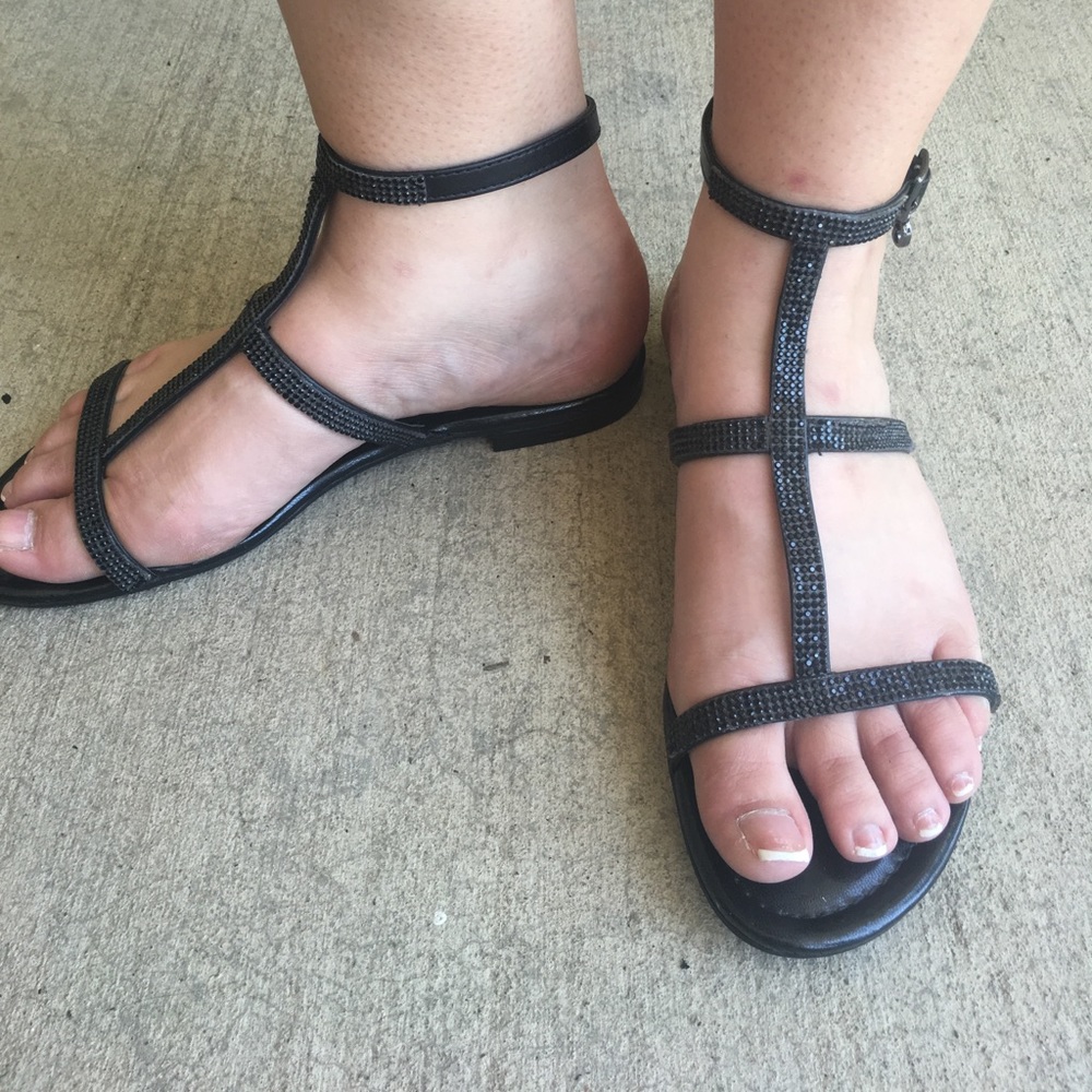 Guess flat sandals