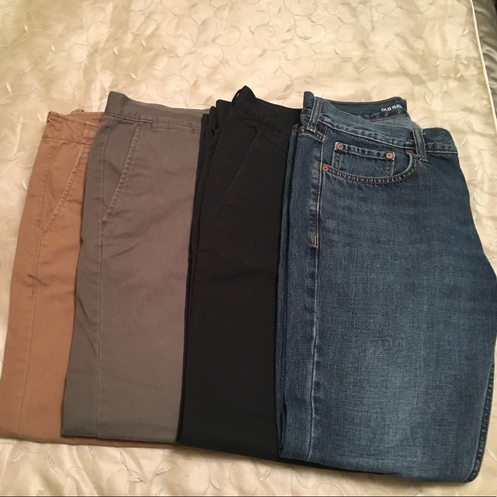 Mens Old Navy pant bundle 4 pair 33-30