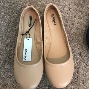 Nude Flats