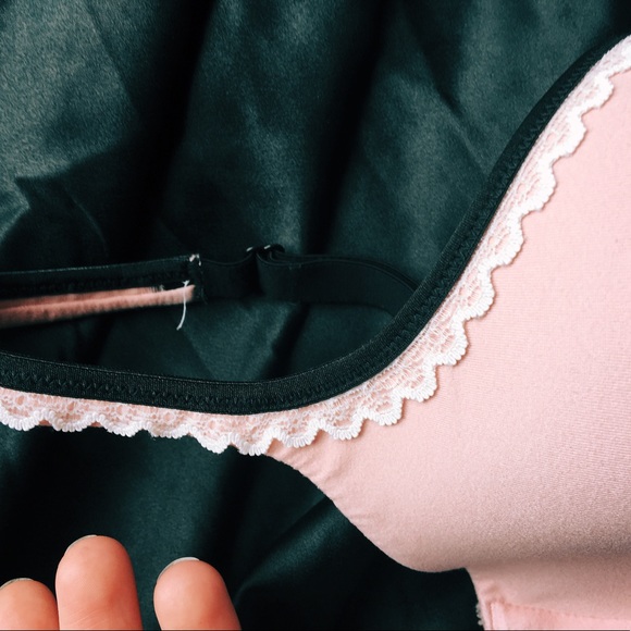 Victoria's Secret Bra - Picture 3 of 4