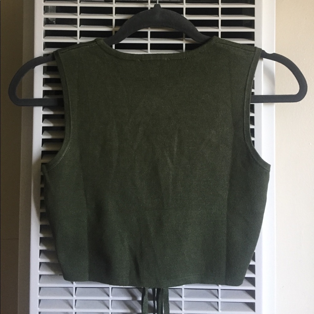 🚨NWOT Front Criss Cross Lace Up Crop Top - Picture 3 of 3