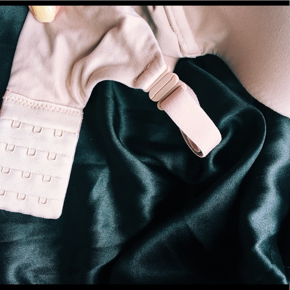 Victoria's Secret Bra {used} - Picture 3 of 4