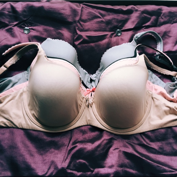 Victoria's Secret Bra {used} - Picture 4 of 4