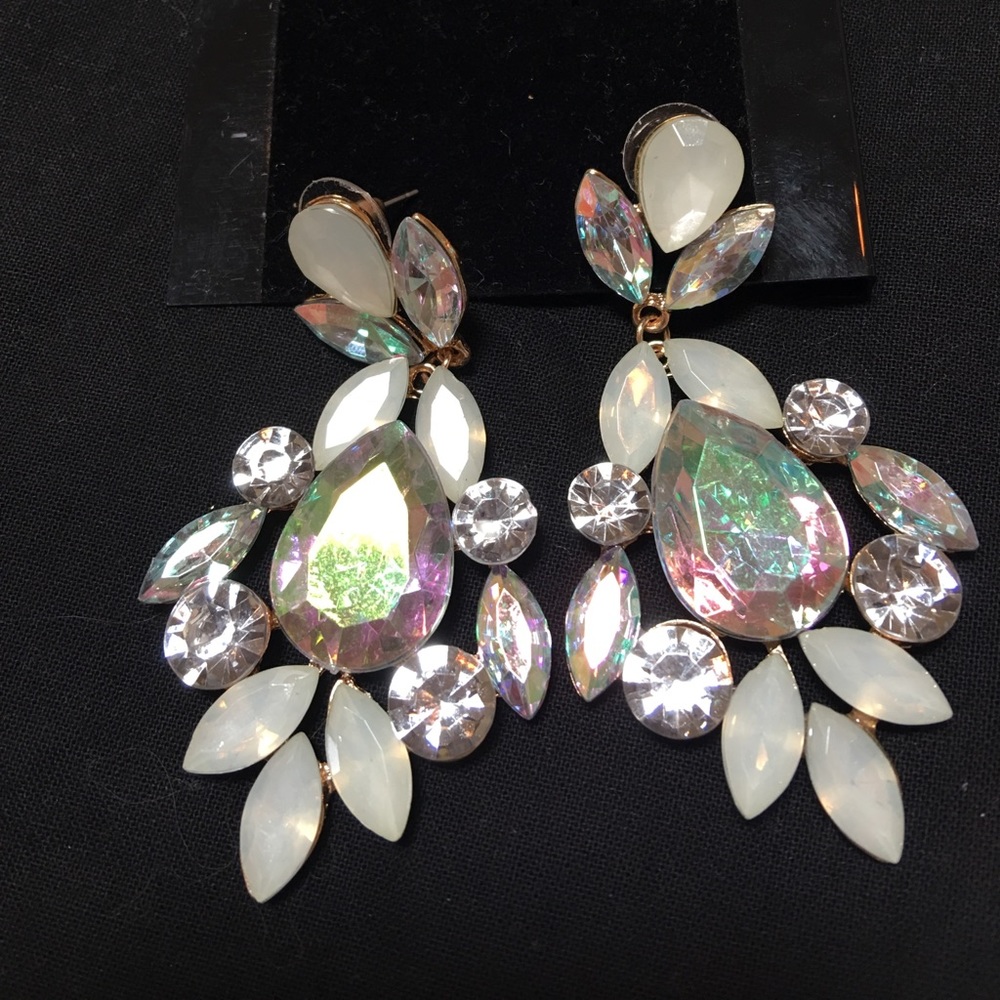 Beautiful rinestone earring pierced
