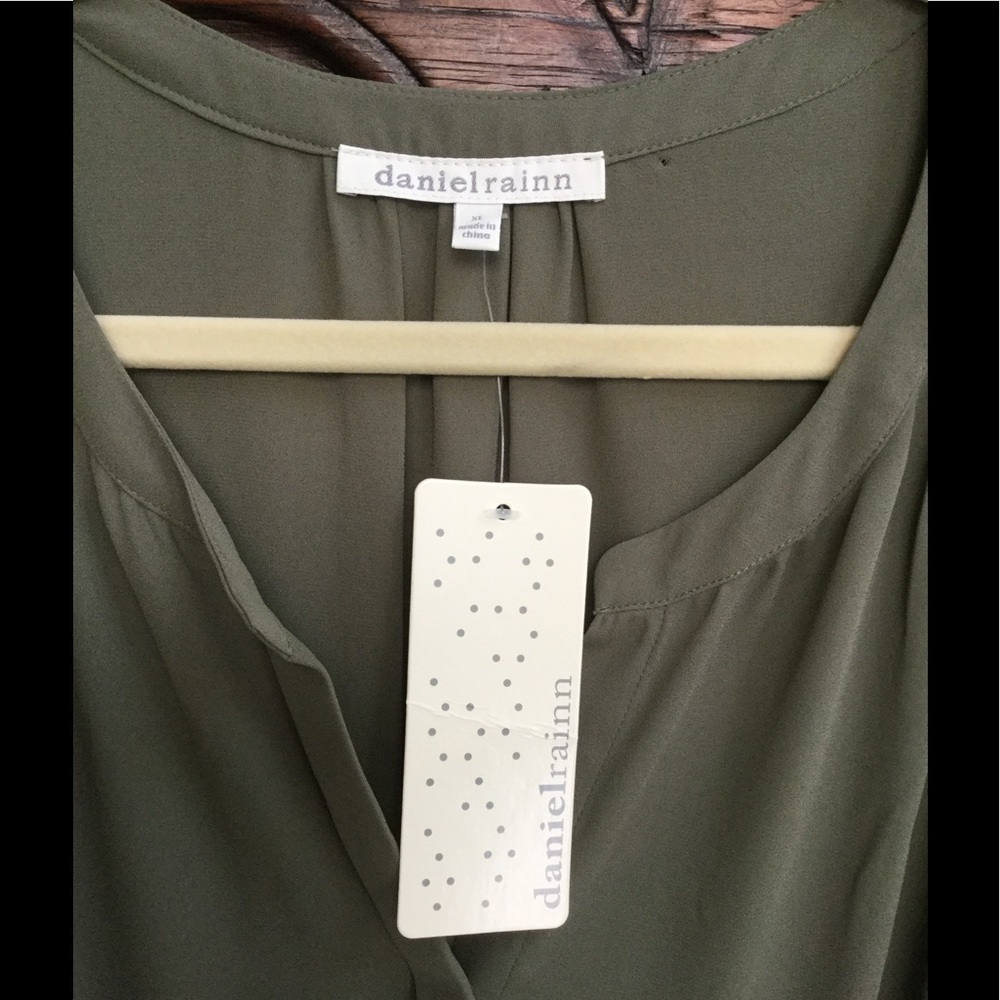 daniel rainn Olive Sleeveless Romper - Picture 2 of 5