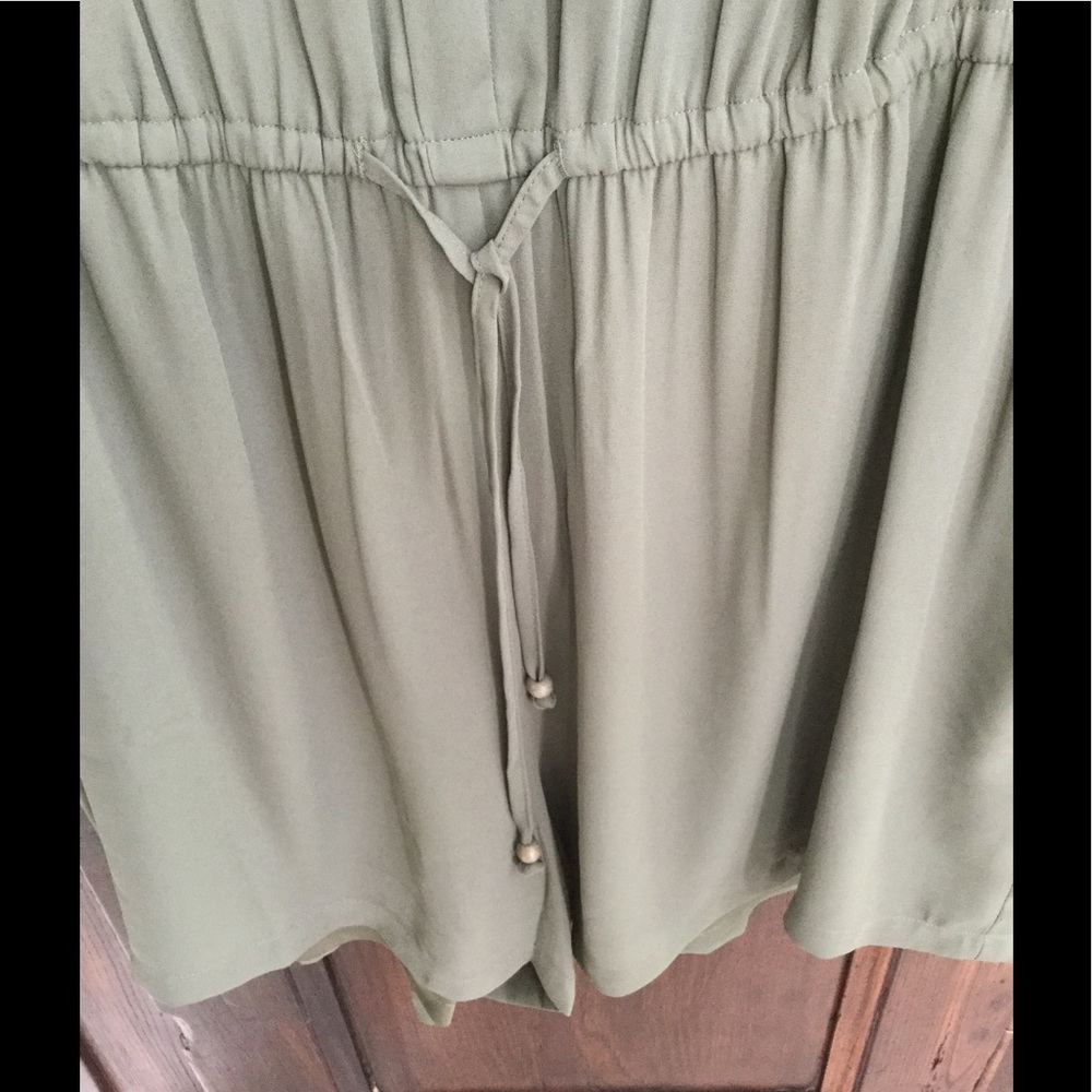 daniel rainn Olive Sleeveless Romper - Picture 3 of 5