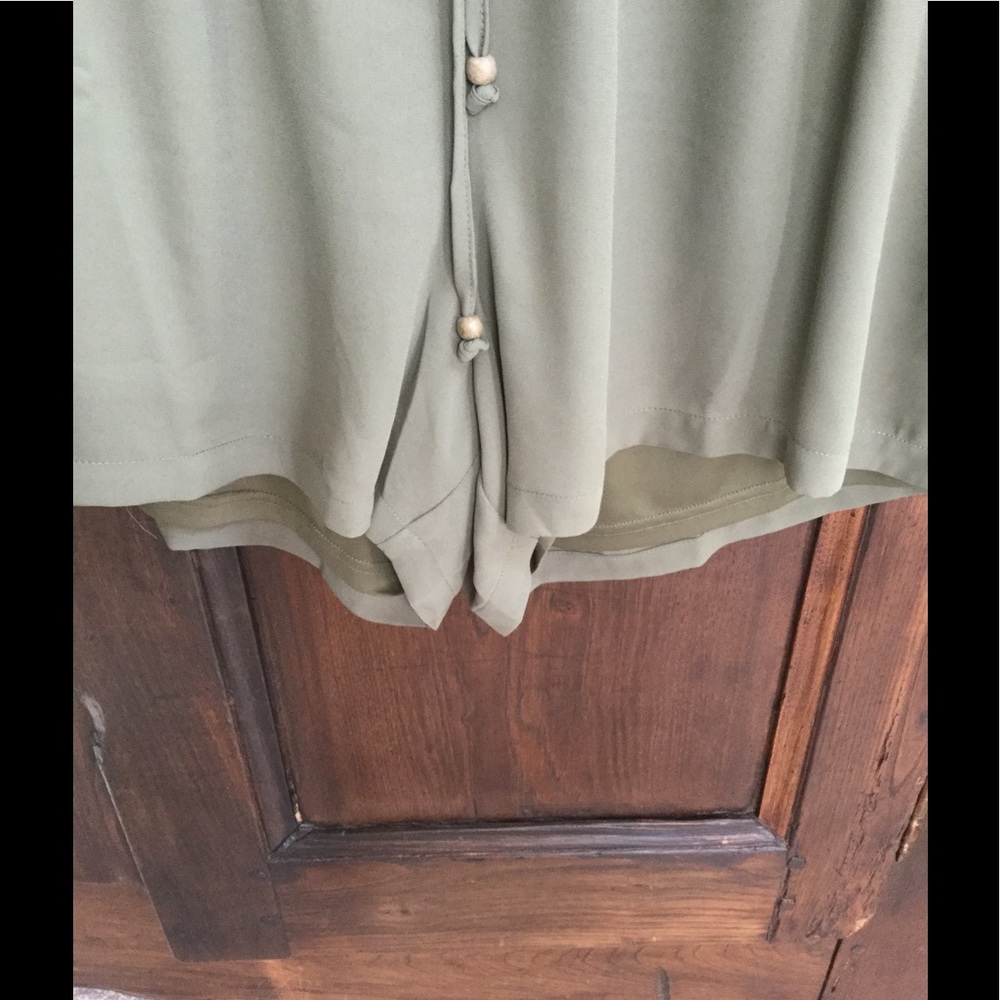 daniel rainn Olive Sleeveless Romper - Picture 5 of 5