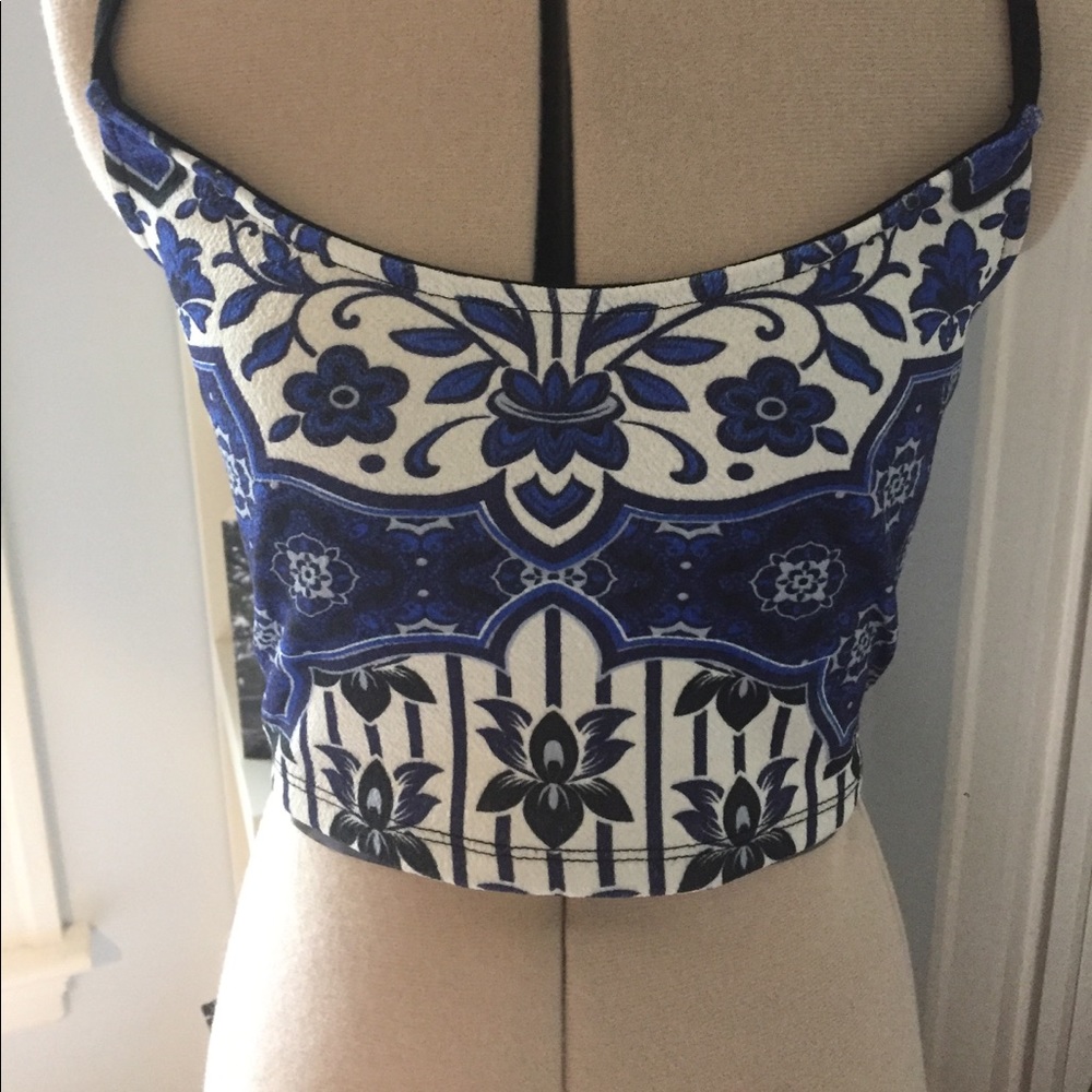 Stretchy crop top