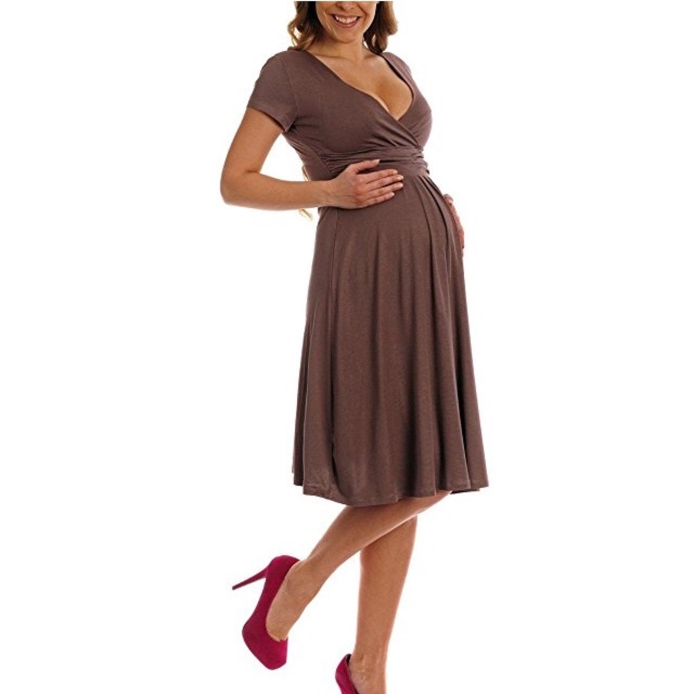 Short sleeved maternity dress