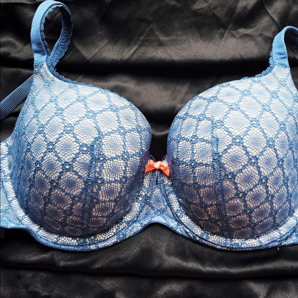 Victoria's Secret Bra {Like New}