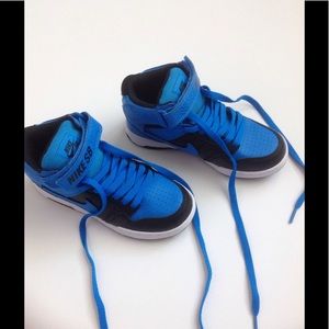 Kids Nike Mogan Skate shoes.