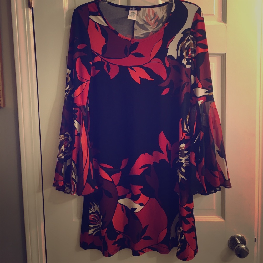 Dress with bell sleeves