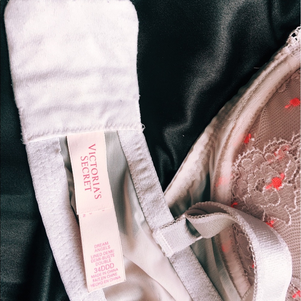 Victoria's Secret Bra - Picture 3 of 3