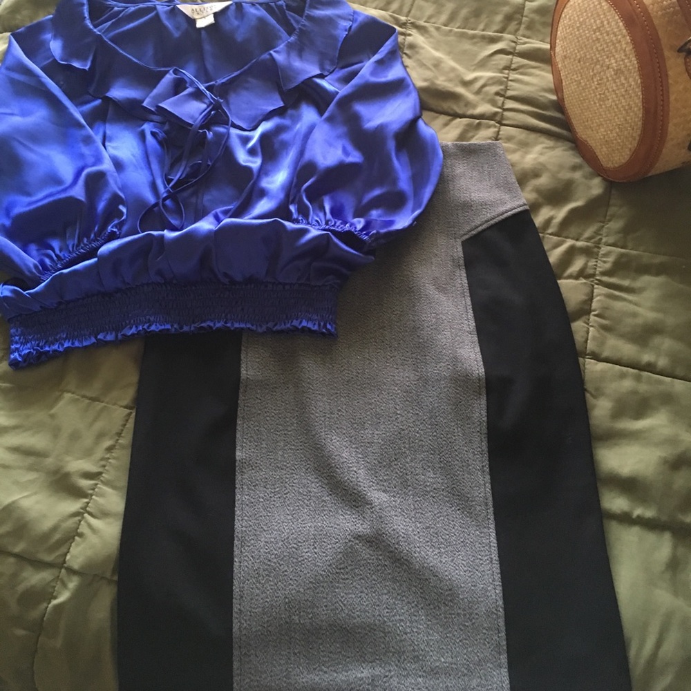 **DONATED**Zippered skirt...flattering the figure!