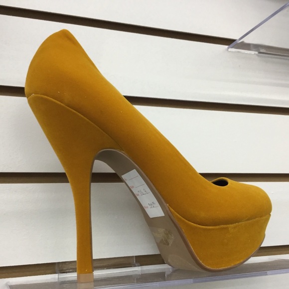 Heels - Picture 1 of 1