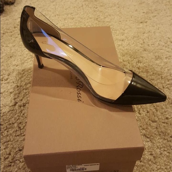 Gianvito Rossi Patent Leather Cap-toe Kitten Pump - Picture 1 of 8