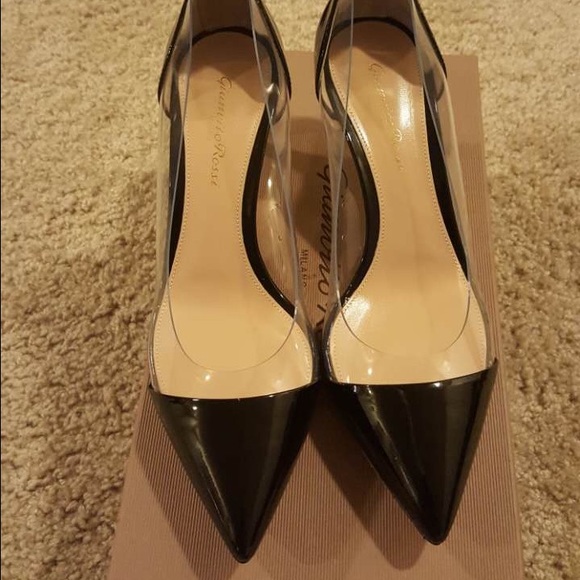 Gianvito Rossi Patent Leather Cap-toe Kitten Pump - Picture 2 of 8
