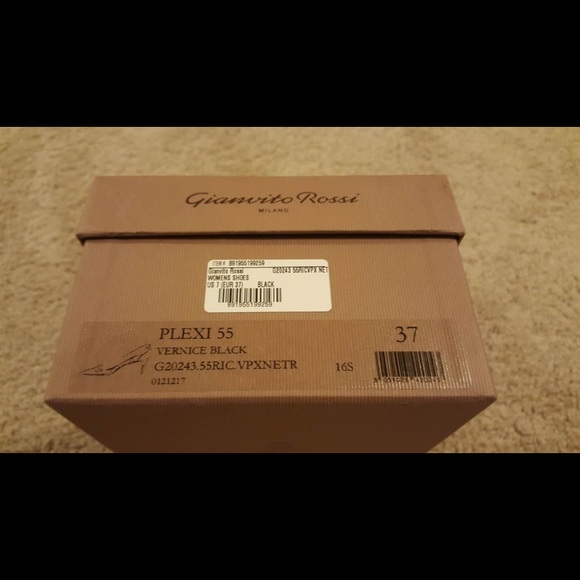 Gianvito Rossi Patent Leather Cap-toe Kitten Pump - Picture 4 of 8