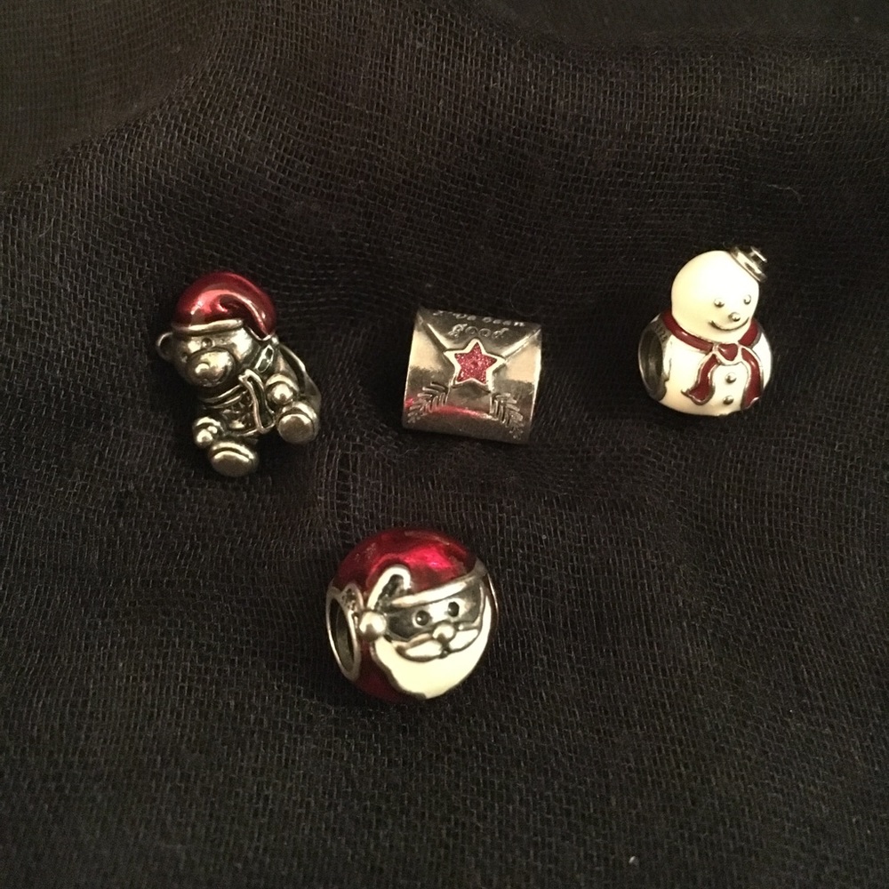 Pandora Christmas charm set