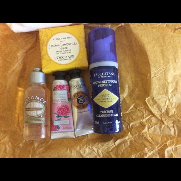 L'OCCITANE EN PROVENCE Bag w travel size products! - Picture 2 of 3