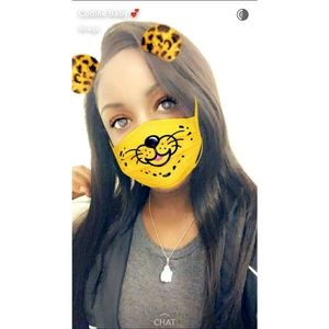 Meet your Posher, Cynthia