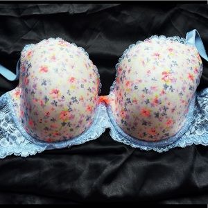 Victoria's Secret Bra {used}