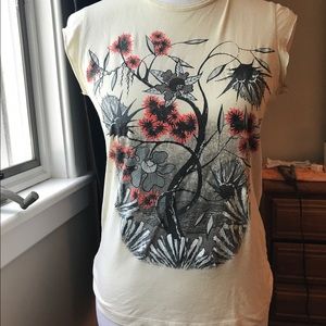 SOLD🎁 BALENCIAGA AUTHENTIC  floral creme t shirt