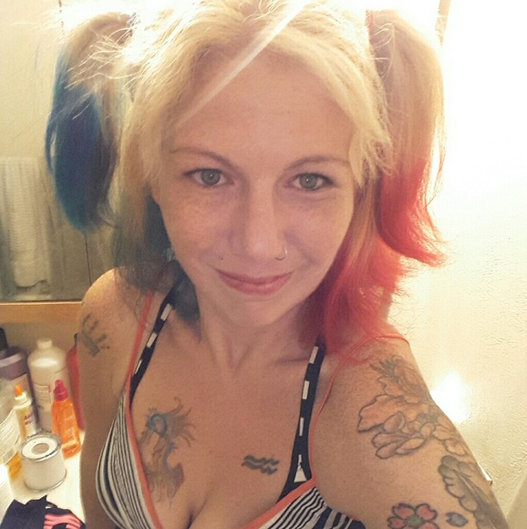 Meet your Posher, Kim - Picture 2 of 4