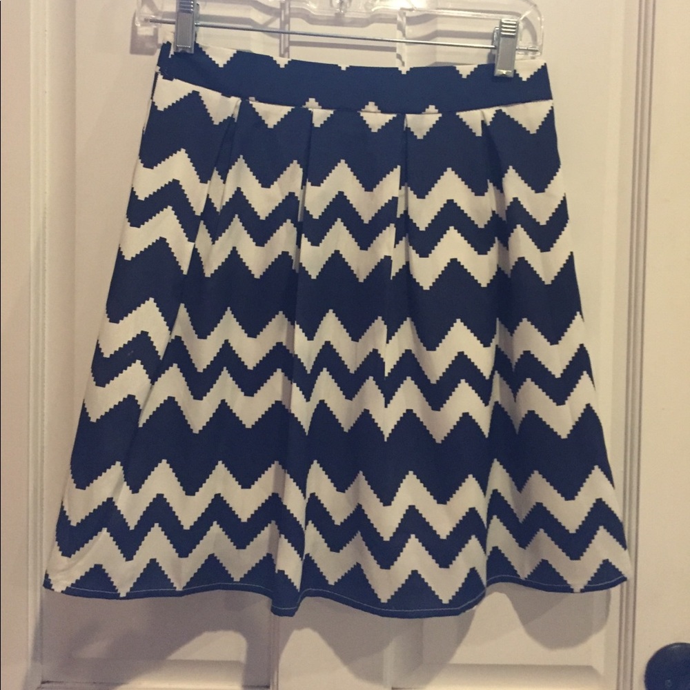 PRIMI navy & white chevron skirt S